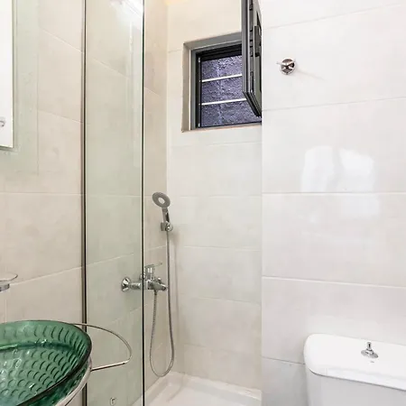 Jeannette's Seaside Getaway - Urban Gem Kalamata
