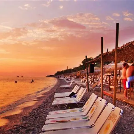 Jeannette's Seaside Getaway - Urban Gem Ferienhaus Kalamata