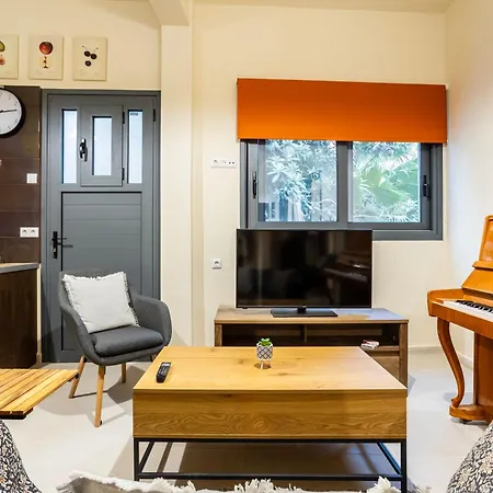 Jeannette's Seaside Getaway - Urban Gem בית נופש