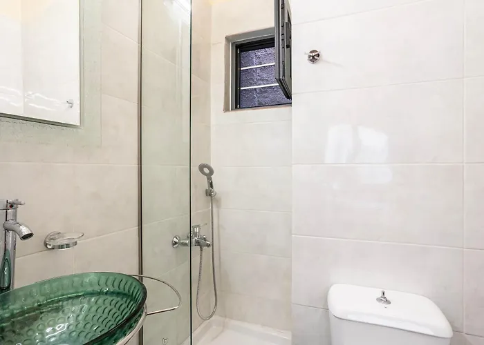 Jeannette's Seaside Getaway - Urban Gem קלמאטה