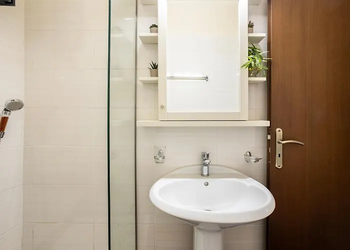 Jeannette's Seaside Getaway - Urban Gem * 칼라마타