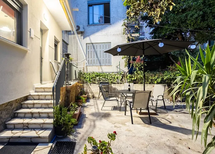 Jeannette's Seaside Getaway - Urban Gem בית נופש