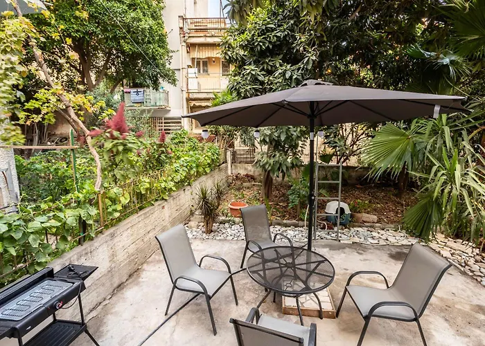 펜션 Jeannette's Seaside Getaway - Urban Gem 칼라마타